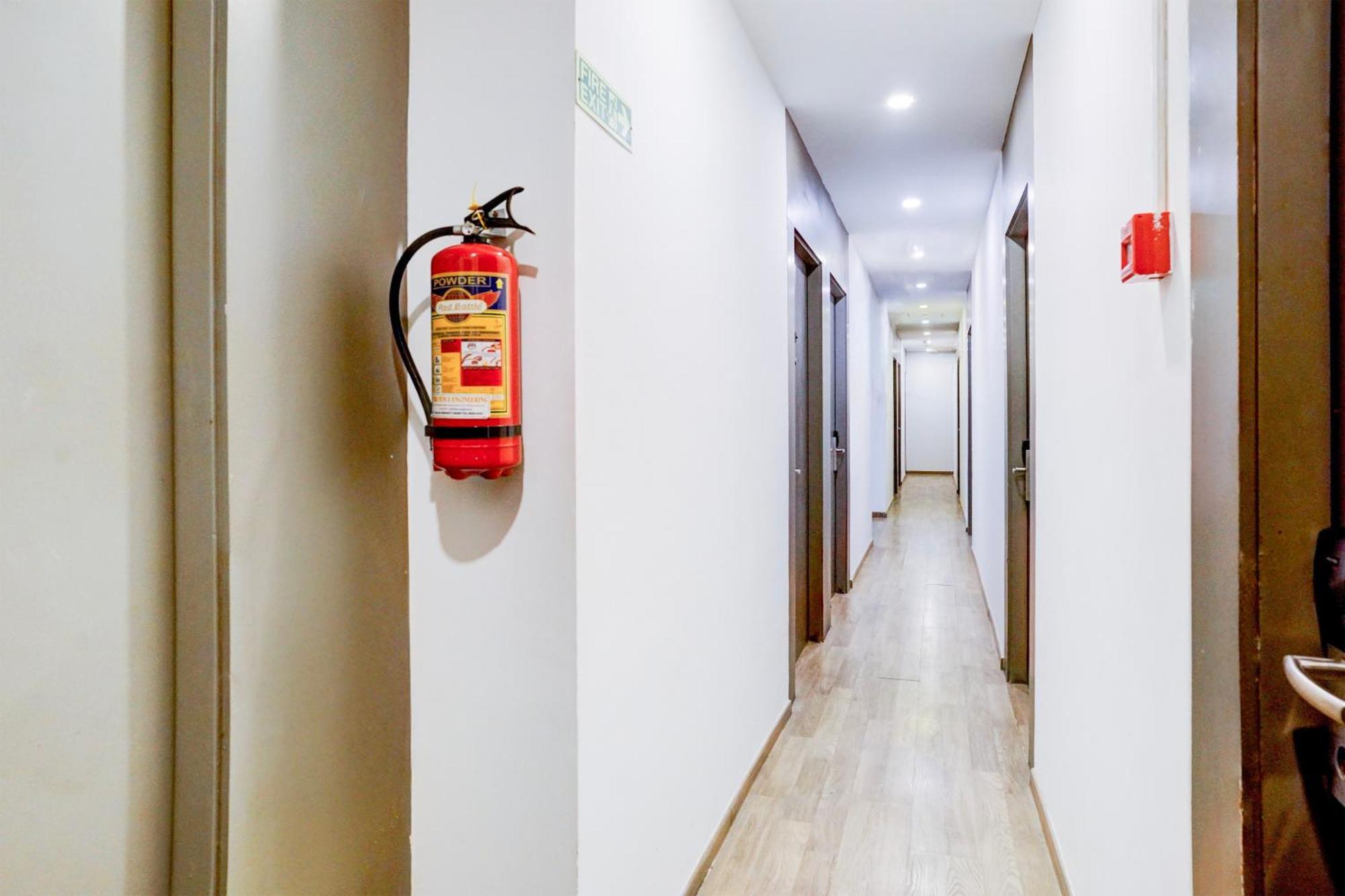 Hotel Townhouse Khar The Habitat Bombaj Exteriér fotografie